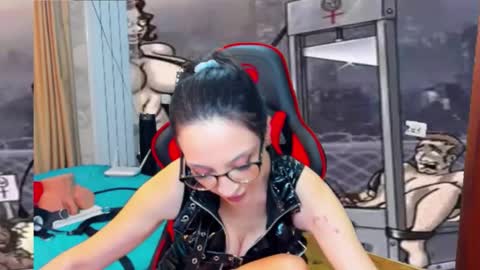 erikalorren online show from 01/26/25, 12:37