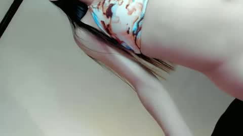 Snapshot of erikapearl_69 chatting on 06/03/26, 04:48 erika mae online show from 06/03/26, 04:48
