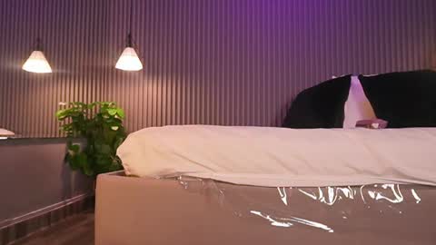 Eri  online show from 04/01/26, 07:33