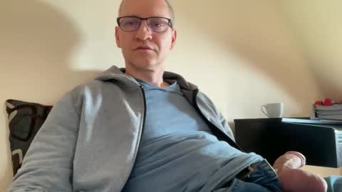 Snapshot of erikwant2 chatting on 03/23/26, 06:39 erikwant2 online show from 03/23/26, 06:39