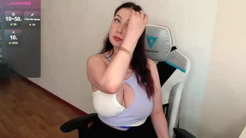 erin and johnny online show from 06/08/26, 01:11