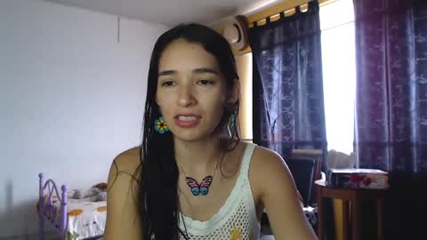 erina_1 online show from 12/19/24, 06:23