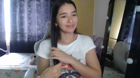 erina_1 online show from 09/24/25, 04:21