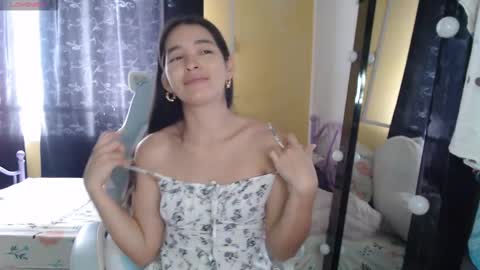 erina_1 online show from 10/03/25, 04:04