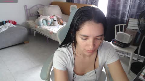 Snapshot of erina_1 chatting on 04/02/26, 05:10 erina_1 online show from 04/02/26, 05:10