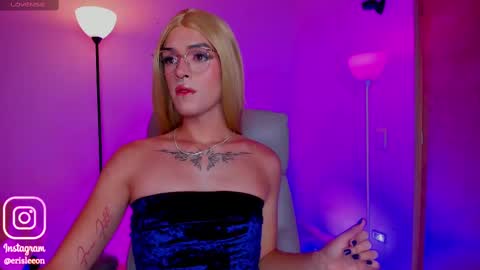 Snapshot of erisleon chatting on 02/17/25, 01:15   online show from 02/17/25, 01:15