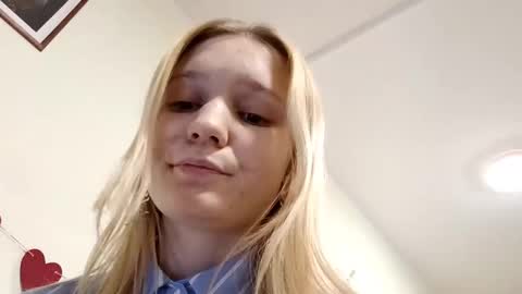 Amelie online show from 12/01/25, 01:27