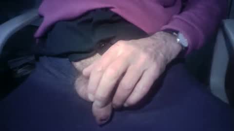 Snapshot of ernie4u chatting on 01/19/25, 12:28 Ernie online show from 01/19/25, 12:28