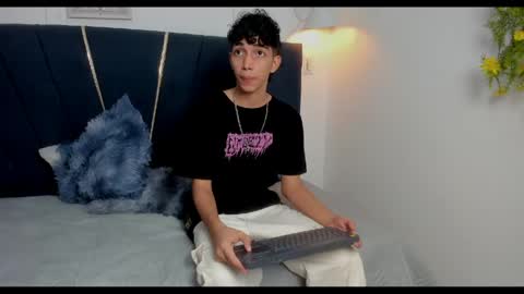 Snapshot of ero_boy40 chatting on 05/19/26, 03:57 ero_boy40 online show from 05/19/26, 03:57