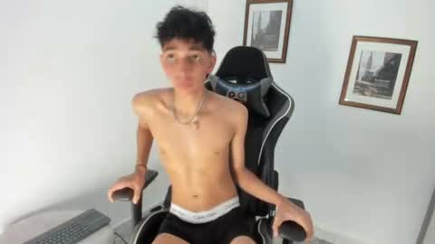 ero_boy40 online show from 07/01/26, 02:35