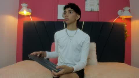 ero_boy40 online show from 08/09/26, 08:03