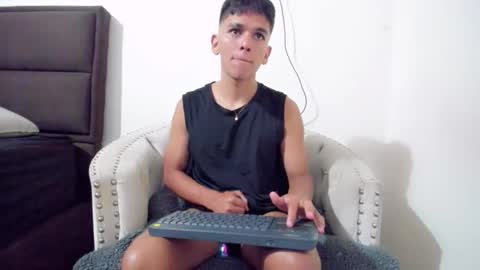 Snapshot of eron_crown chatting on 06/04/26, 05:02 eron_crown online show from 06/04/26, 05:02