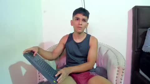 Snapshot of eron_crown chatting on 06/08/26, 03:29 eron_crown online show from 06/08/26, 03:29