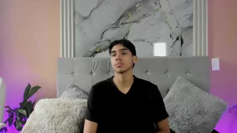 Eros Lux1 online show from 04/13/26, 12:21