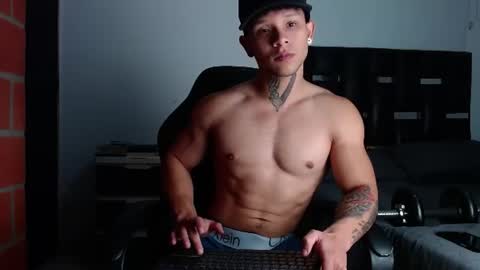 Snapshot of erosscott chatting on 06/10/26, 02:23 Eros online show from 06/10/26, 02:23