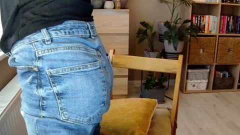 Melissa   online show from 12/15/24, 01:11