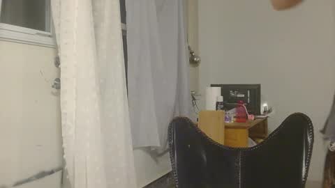 Snapshot of erotica_angel chatting on 11/29/25, 09:34 Nikki Erotica online show from 11/29/25, 09:34