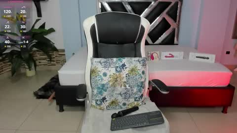 Valentine online show from 11/19/25, 03:39