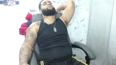 Snapshot of eroticoblack chatting on 05/01/26, 05:34 Eroticoblack online show from 05/01/26, 05:34