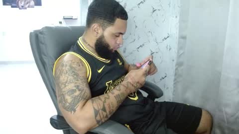 Snapshot of eroticoblack chatting on 05/03/26, 04:07 Eroticoblack online show from 05/03/26, 04:07