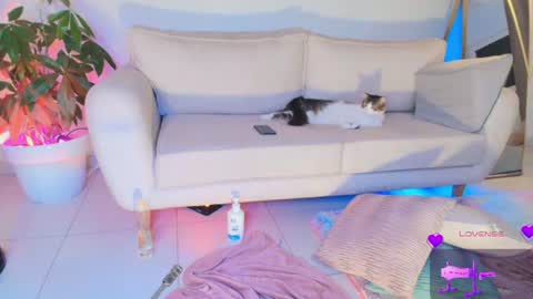 Snapshot of erotik_lady chatting on 06/29/26, 10:15 TINY online show from 06/29/26, 10:15