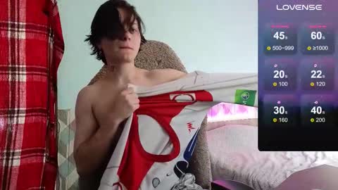 esajukyy online show from 10/18/25, 08:15