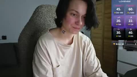 esajukyy online show from 02/17/26, 04:57