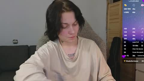 esajukyy online show from 04/20/26, 04:32