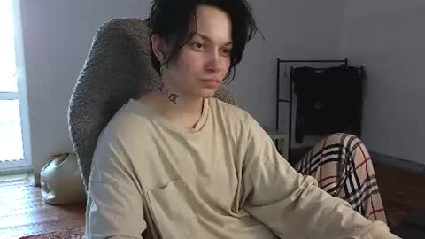 esajukyy online show from 06/07/26, 08:29