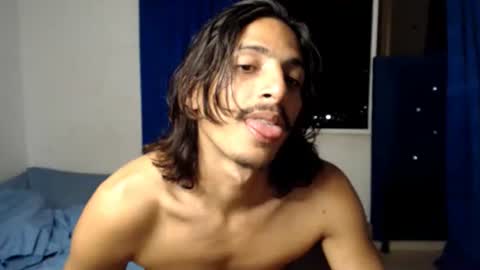 Snapshot of escanor_legendary chatting on 04/28/26, 03:44 Scanor online show from 04/28/26, 03:44