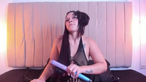 Snapshot of escar_let chatting on 04/28/26, 04:06 Scarlett online show from 04/28/26, 04:06