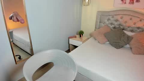 Escarlet online show from 10/10/25, 01:32