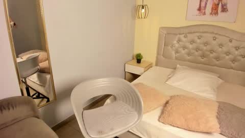 Escarlet online show from 11/10/25, 12:37