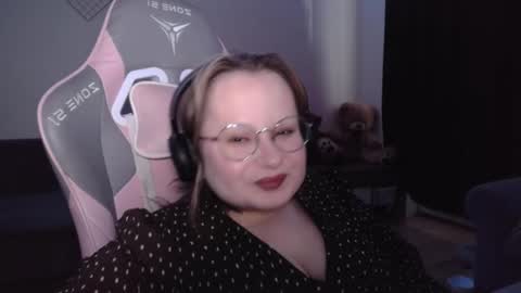 Snapshot of esfir_ chatting on 10/31/25, 11:55 esfir_ online show from 10/31/25, 11:55