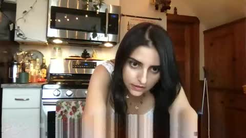 esimaralda online show from 04/22/26, 07:26