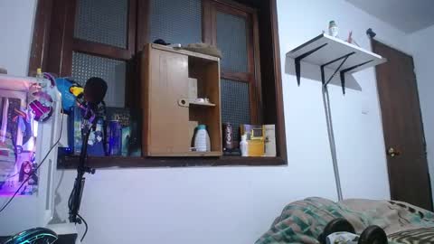 Snapshot of esjrobles chatting on 12/22/24, 05:12 Esteban online show from 12/22/24, 05:12