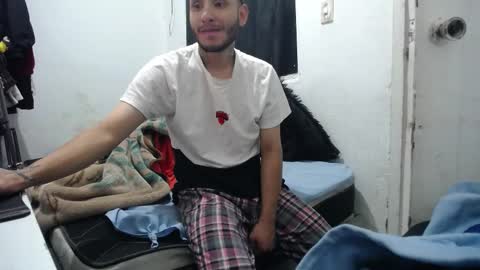 Snapshot of esjrobles chatting on 10/07/25, 12:24 Esteban online show from 10/07/25, 12:24