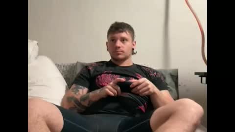 Snapshot of eskol212 chatting on 10/16/25, 03:07 eskol212 online show from 10/16/25, 03:07