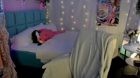 Snapshot of esme_runn chatting on 06/27/26, 03:11 Esme Runn online show from 06/27/26, 03:11
