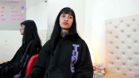 esmeralda  online show from 12/04/25, 04:59