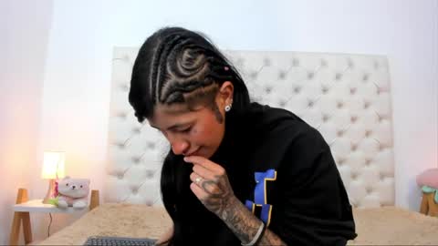 esmeralda  online show from 04/20/26, 12:08