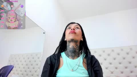 Snapshot of esmeralda_06 chatting on 06/08/26, 03:23 esmeralda online show from 06/08/26, 03:23