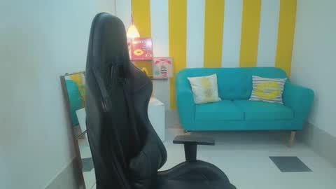 Snapshot of esmeralda_cuisman chatting on 01/17/26, 11:26 ESMERALDA online show from 01/17/26, 11:26