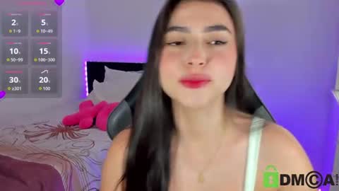 Snapshot of esmeralda_le chatting on 07/16/26, 08:26 Esmeralda online show from 07/16/26, 08:26