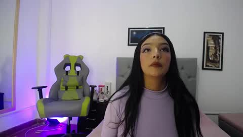 Perla online show from 10/29/25, 06:04