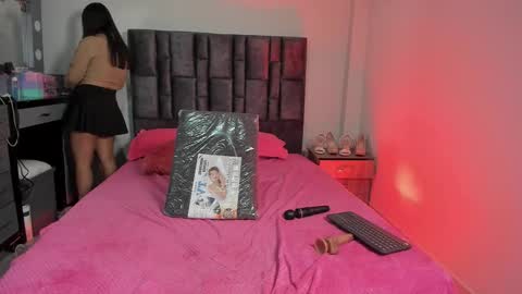 Perla online show from 11/24/25, 06:02