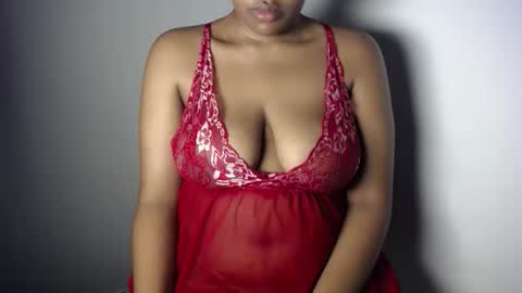 Snapshot of esmeray_ chatting on 05/30/26, 01:14 Esme online show from 05/30/26, 01:14