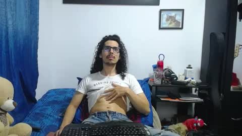 Esnider online show from 04/26/26, 02:42