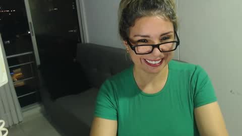 Snapshot of esperanza86_ chatting on 12/24/24, 12:00 Juliana online show from 12/24/24, 12:00