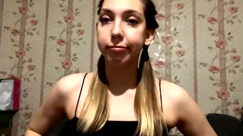 Kate online show from 11/22/25, 04:06